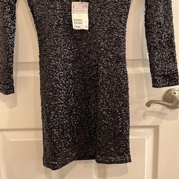 Black Sequins Long Sleeve Dress - Picture 6 of 6